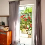 Retro Seaside Holiday home *